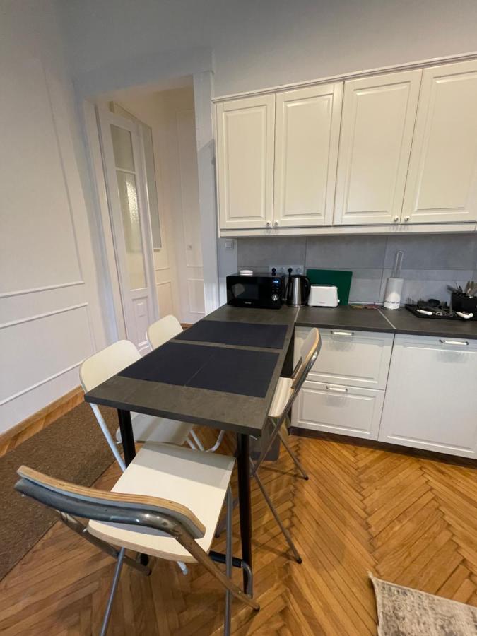 Flower Apartment Будапеща Екстериор снимка