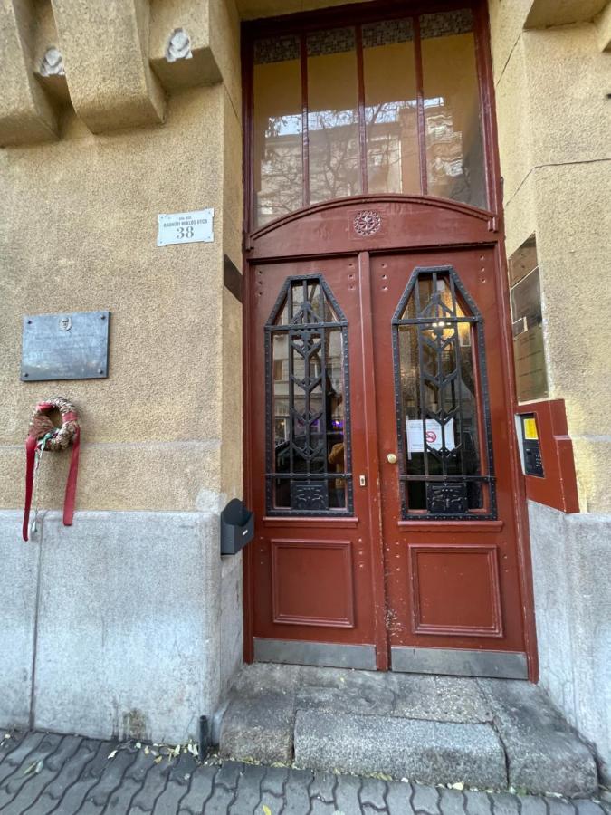 Flower Apartment Будапеща Екстериор снимка